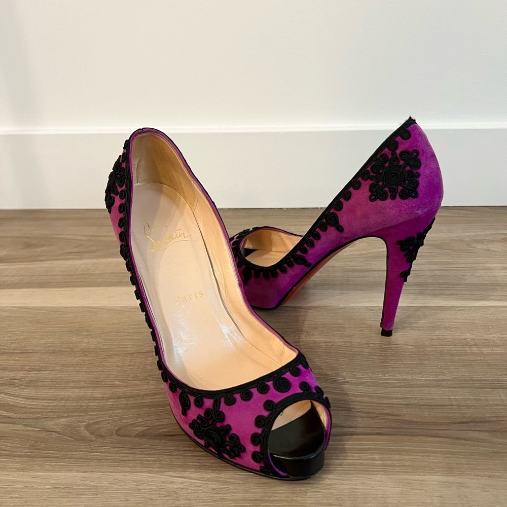 Christian Louboutin Sz 38 Peep Toe Purple & Black Lace Heels